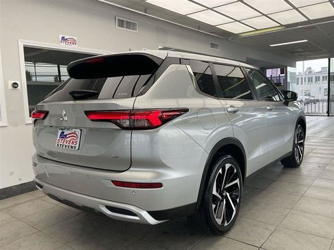 Used 2024 Mitsubishi Outlander SE AWD/4WD image 5
