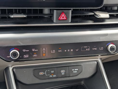 Certified 2026 Kia Carnival FWD image 22