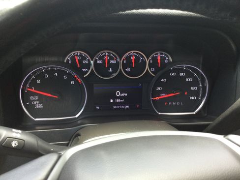Used 2021 Chevrolet Silverado 1500 LT AWD/4WD image 17