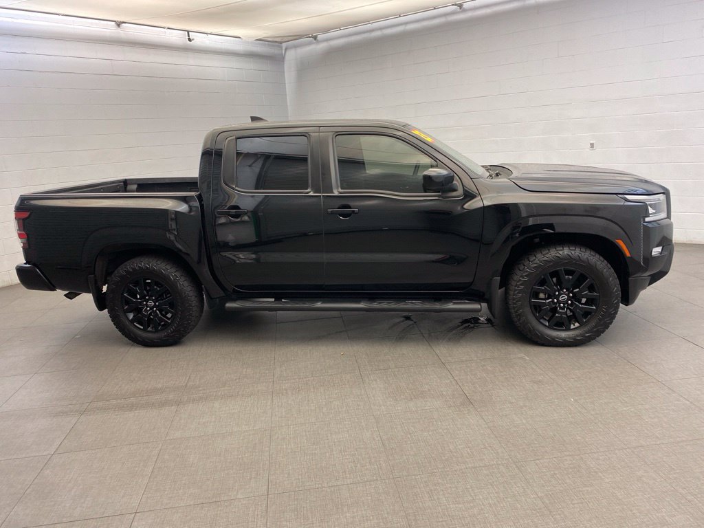 Used 2023 Nissan Frontier SV w/ Midnight Edition Package RWD image 6