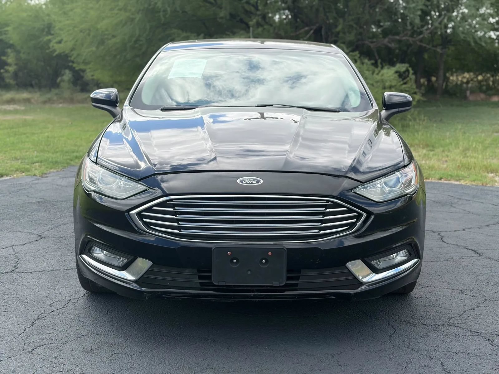 Used 2017 Ford Fusion SE w/ Equipment Group 201A FWD image 3