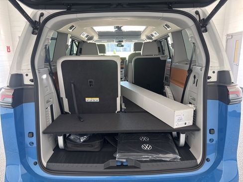 New 2025 Volkswagen ID. Buzz 1st Edition image 31