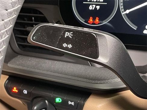 Used 2023 Porsche 911 Carrera image 38