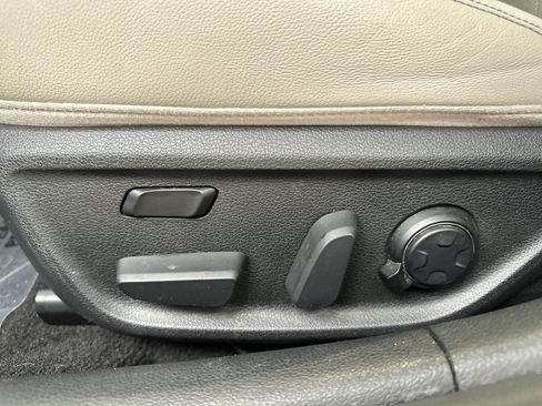 Used 2020 Genesis G70 2.0T Sport image 14