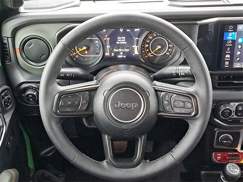 Used 2025 Jeep Gladiator Mojave w/ Safety Group image 25