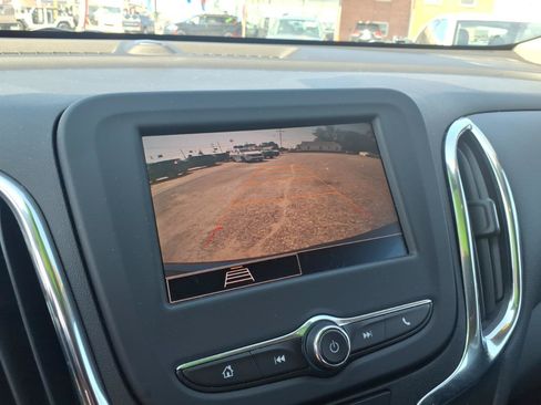 Used 2023 Chevrolet Equinox LT FWD image 23