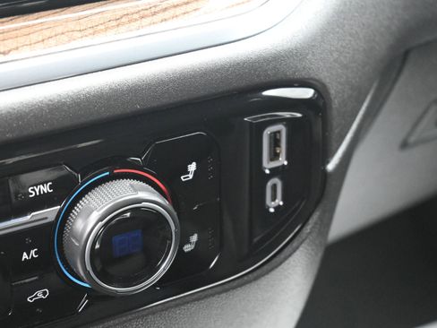 Used 2023 Chevrolet Silverado 1500 LT image 34