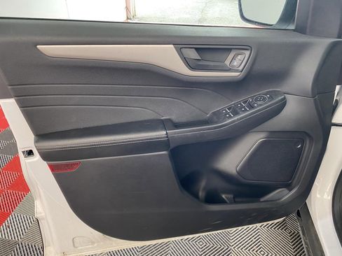 Used 2022 Ford Escape SE w/ Cold Weather Package AWD/4WD image 17