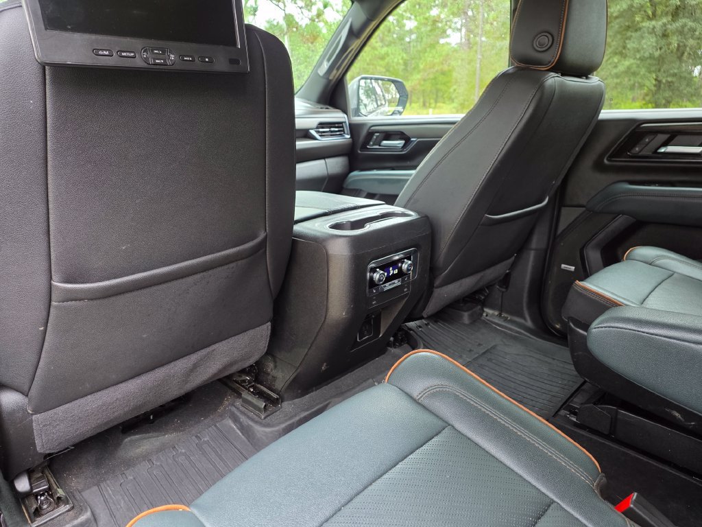 Used 2025 GMC Yukon AT4 AWD/4WD image 19