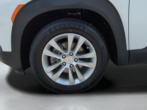 Used 2023 Chevrolet TrailBlazer LS FWD image 24