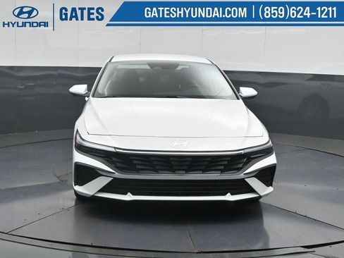 New 2026 Hyundai Elantra SE FWD image 5