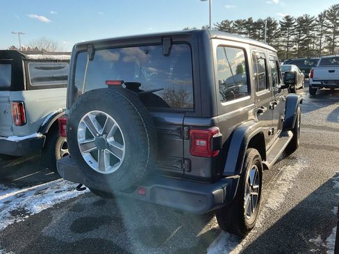 Used 2023 Jeep Wrangler Unlimited Sahara image 9