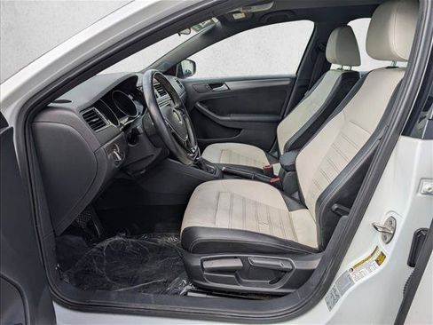 Used 2016 Volkswagen Jetta Sport FWD image 14