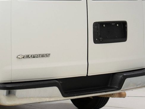 Used 2016 Chevrolet Express 3500 LT w/ LT Preferred Equipment Group image 10