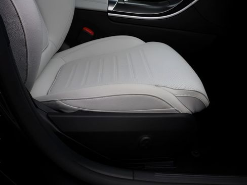 Certified 2024 Mercedes-Benz C 300 4MATIC Sedan image 12