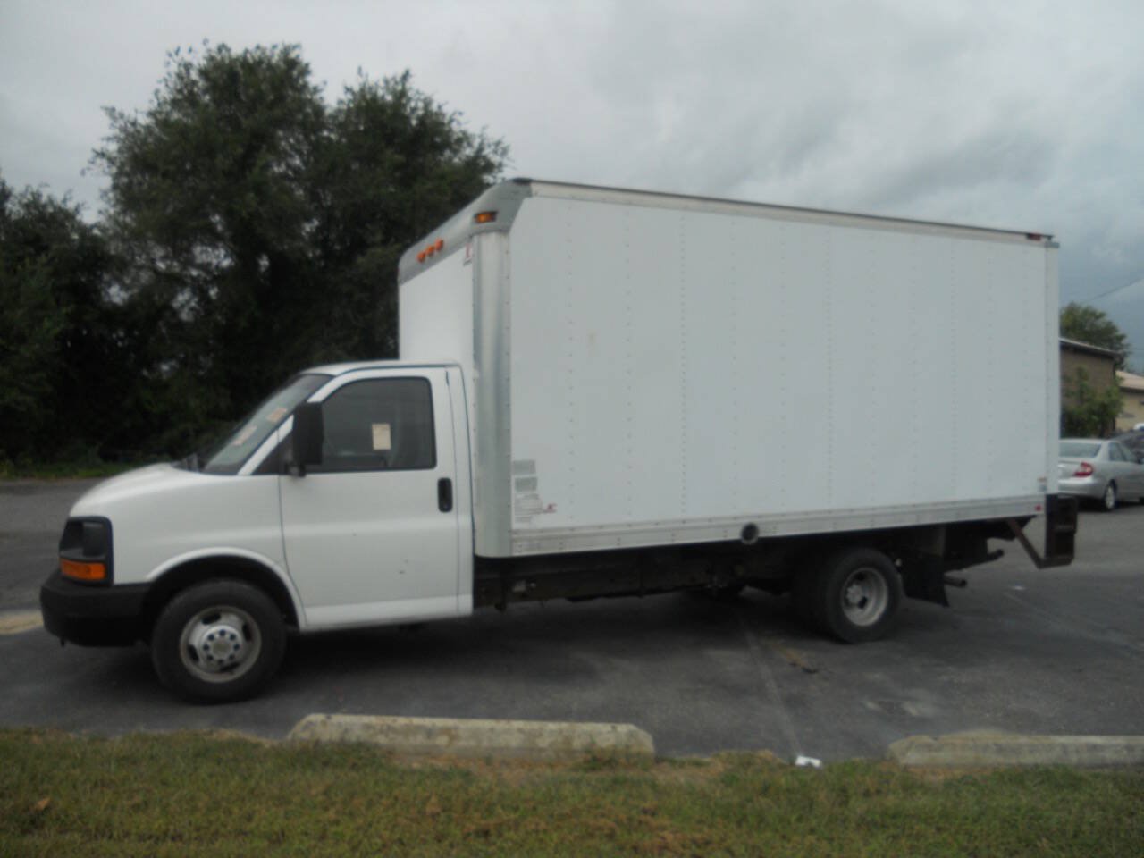 Used 2013 Chevrolet Express 3500 Extended RWD image 14