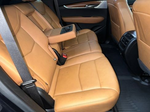 Certified 2022 Cadillac XT5 Premium Luxury w/ LPO, Floor Liner Package image 29