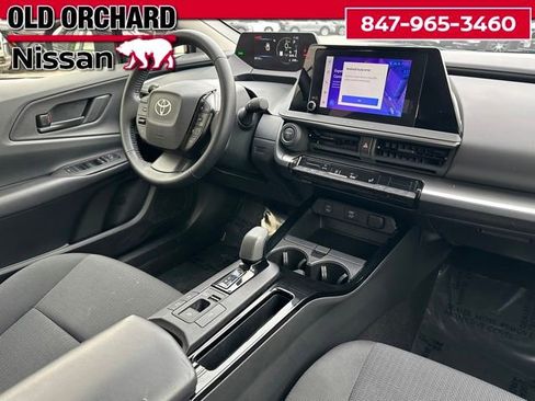 Used 2024 Toyota Prius LE FWD image 14