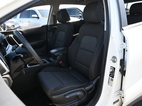 Used 2022 Kia Sportage LX FWD image 17