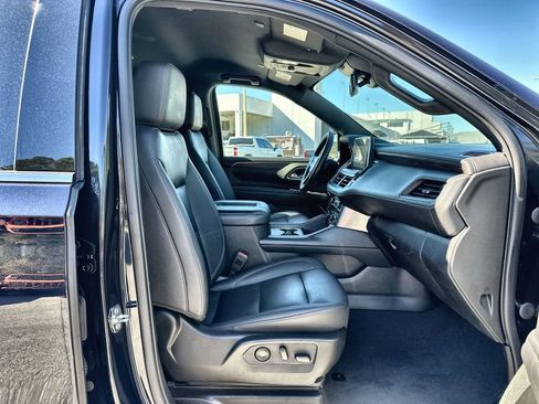 Used 2023 Chevrolet Suburban LT image 27