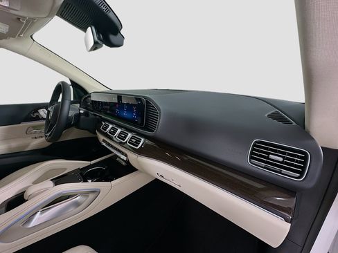 Certified 2026 Mercedes-Benz GLE 450 4MATIC image 40