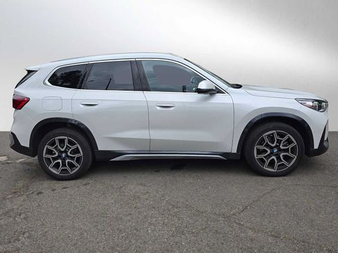 Used 2025 BMW X1 xDrive28i AWD/4WD image 3