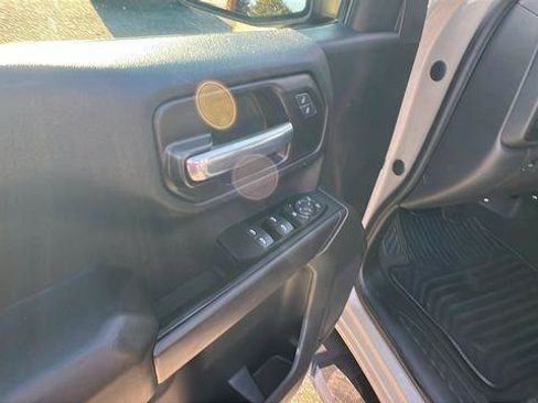 Used 2022 Chevrolet Silverado 1500 Custom Trail Boss image 12