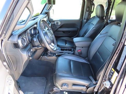 Used 2023 Jeep Wrangler Unlimited Sahara AWD/4WD image 25
