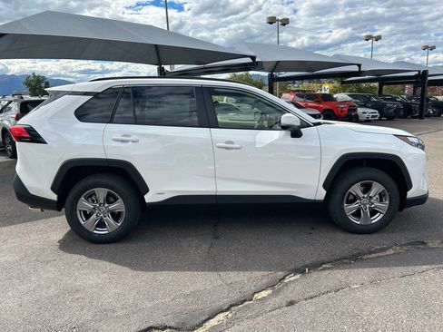 Used 2025 Toyota RAV4 XLE image 11