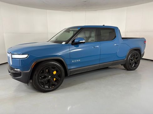 Used 2022 Rivian R1T Adventure image 6