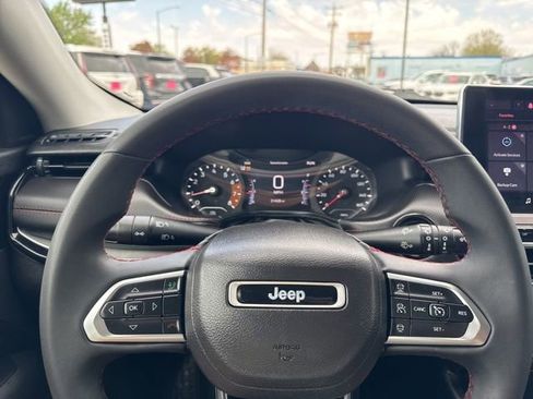 Used 2022 Jeep Compass Trailhawk w/ Trailer Tow Group AWD/4WD image 9