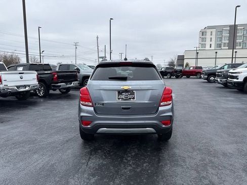 Used 2019 Chevrolet Trax LT w/ LT Convenience Package FWD image 4