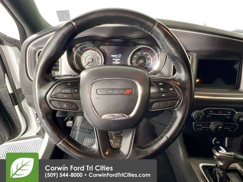 Used 2020 Dodge Charger SXT RWD image 8
