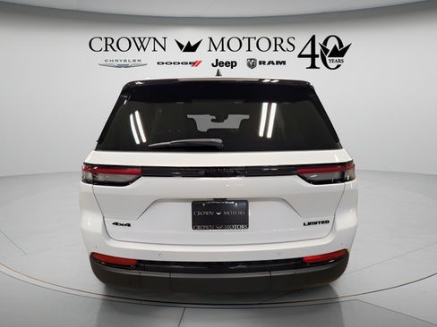 Used 2025 Jeep Grand Cherokee Limited w/ Black Appearance Package AWD/4WD image 4