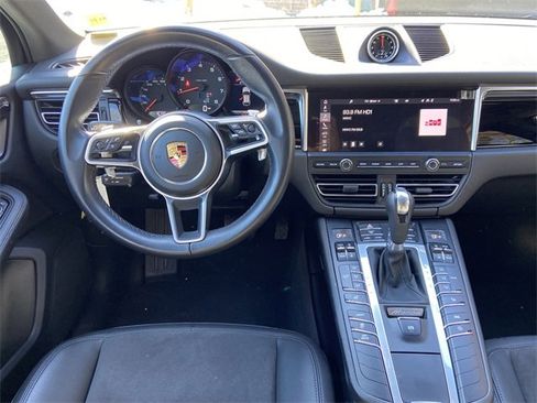 Used 2021 Porsche Macan image 11