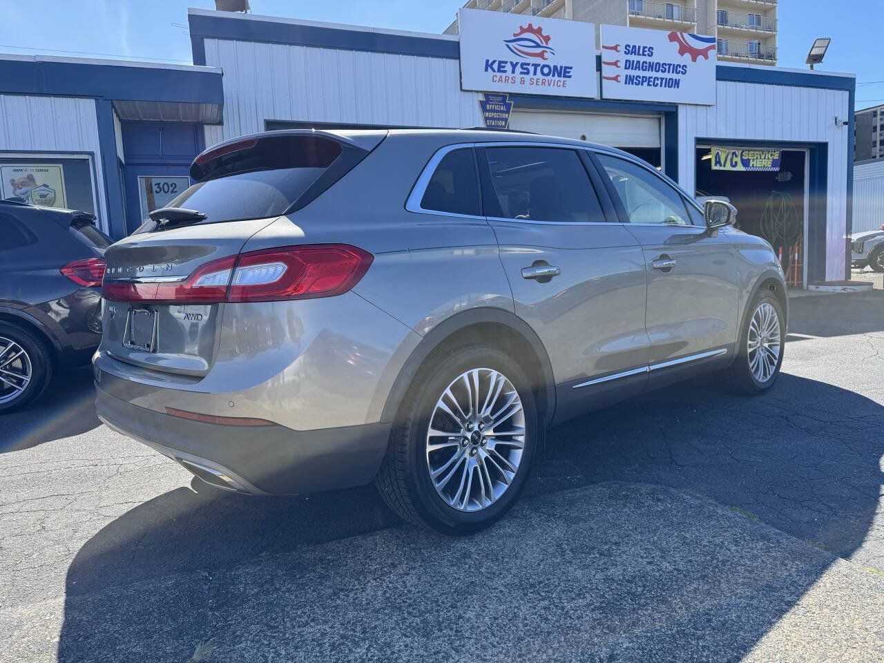 Used 2016 Lincoln MKX Reserve w/ Climate Package AWD/4WD image 6