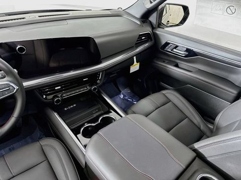 New 2026 Chevrolet Suburban RST w/ RST Capability Package AWD/4WD image 26
