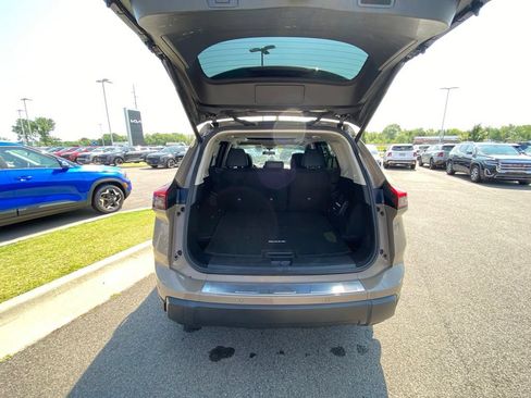 Used 2024 Nissan Rogue SV w/ SV Premium Package AWD/4WD image 9