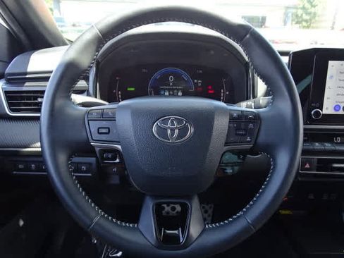 Used 2025 Toyota Camry SE FWD image 24