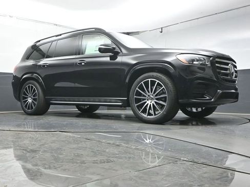 New 2026 Mercedes-Benz GLS 450 4MATIC image 42