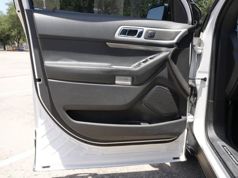 Used 2015 Ford Explorer Sport w/ Equipment Group 401A AWD/4WD image 18