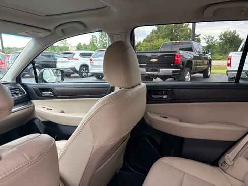 Used 2017 Subaru Outback 2.5i Limited AWD/4WD image 12