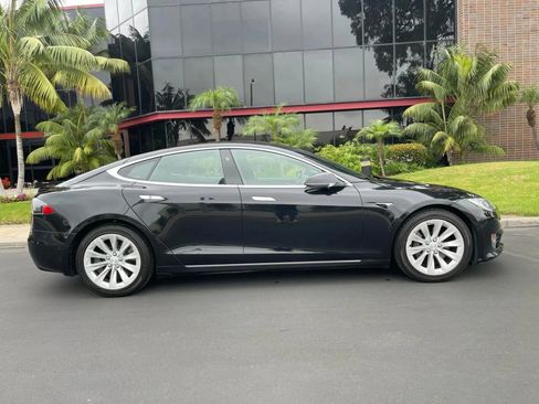 Used 2018 Tesla Model S 75D image 4