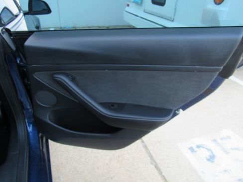 Used 2022 Tesla Model 3 Standard Range image 23