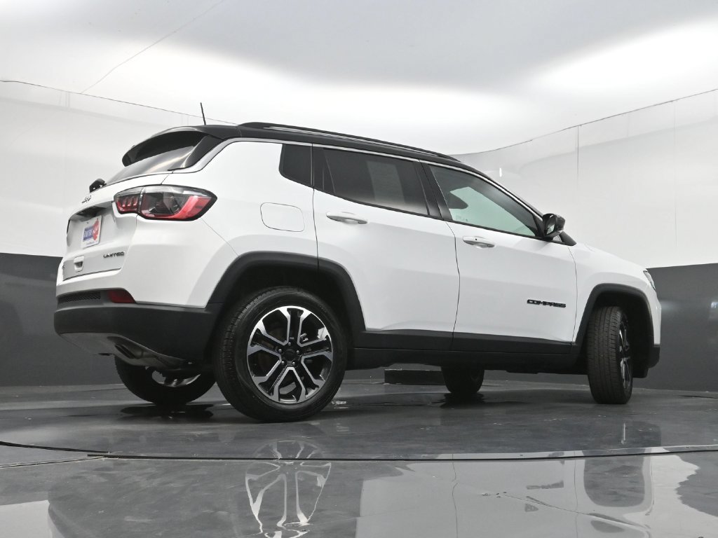 Used 2022 Jeep Compass Limited AWD/4WD image 31