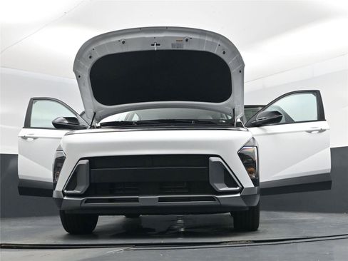 New 2026 Hyundai Kona SEL Premium image 32