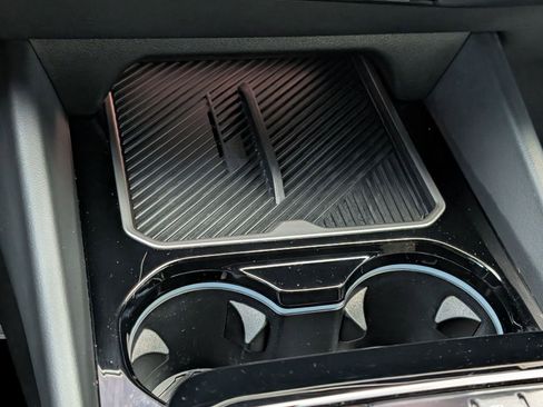 Certified 2025 BMW 530i image 25