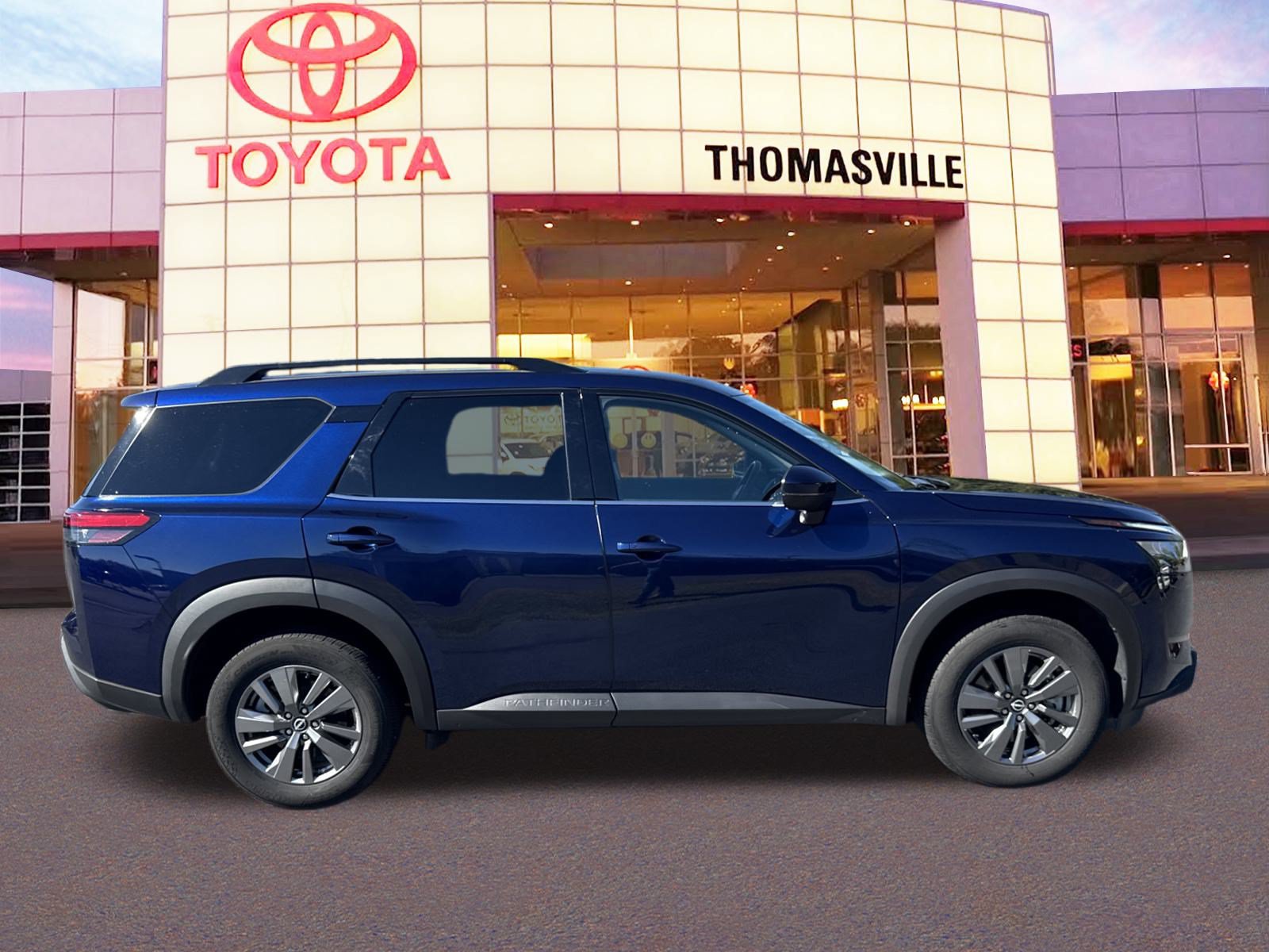 Used 2025 Nissan Pathfinder SV AWD/4WD image 4
