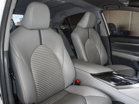 Used 2023 Toyota Camry SE image 39