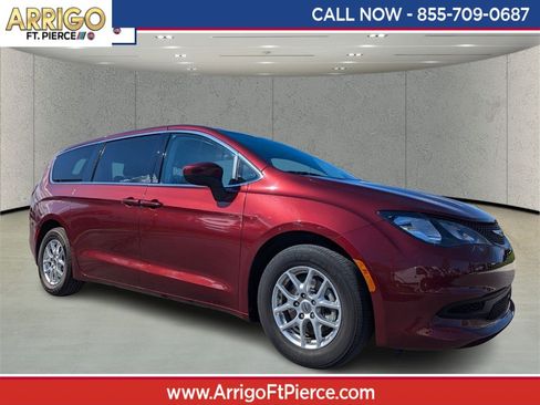 Used 2023 Chrysler Voyager LX image 1